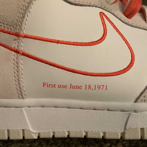 NIKE “First Use” Dunks (high) orange (Womens) - Picture 4 of 6
